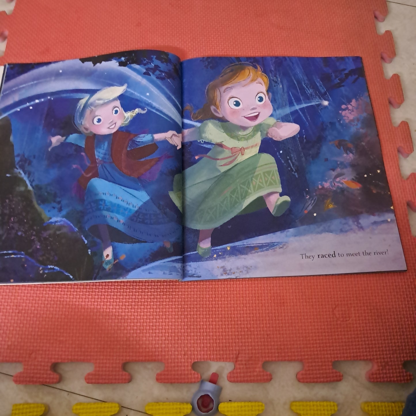 Disney FROZEN 11 Anna , Elsa and the Secret River