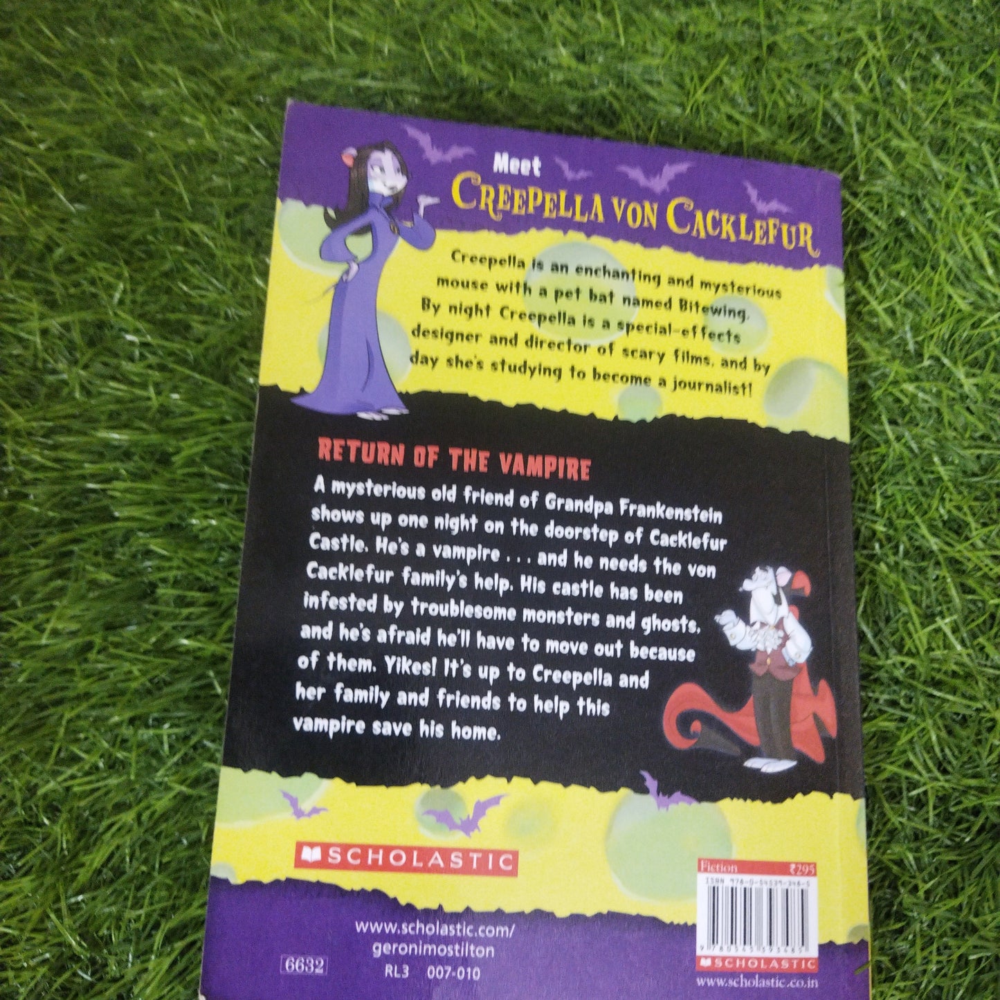 Creepella von Cackleefur Return Of The Vampire