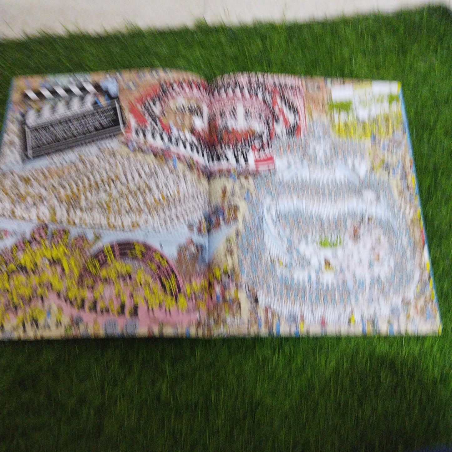 Where's Wally ? In HollyWood