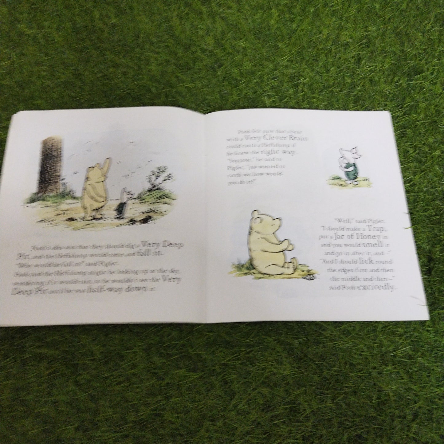 Winnie- thre- pooh and Friends Piglet Meets A Heffalump