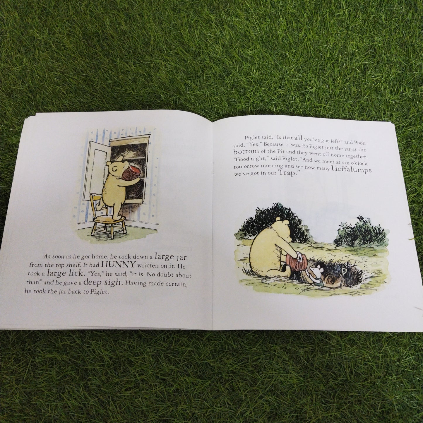 Winnie- thre- pooh and Friends Piglet Meets A Heffalump