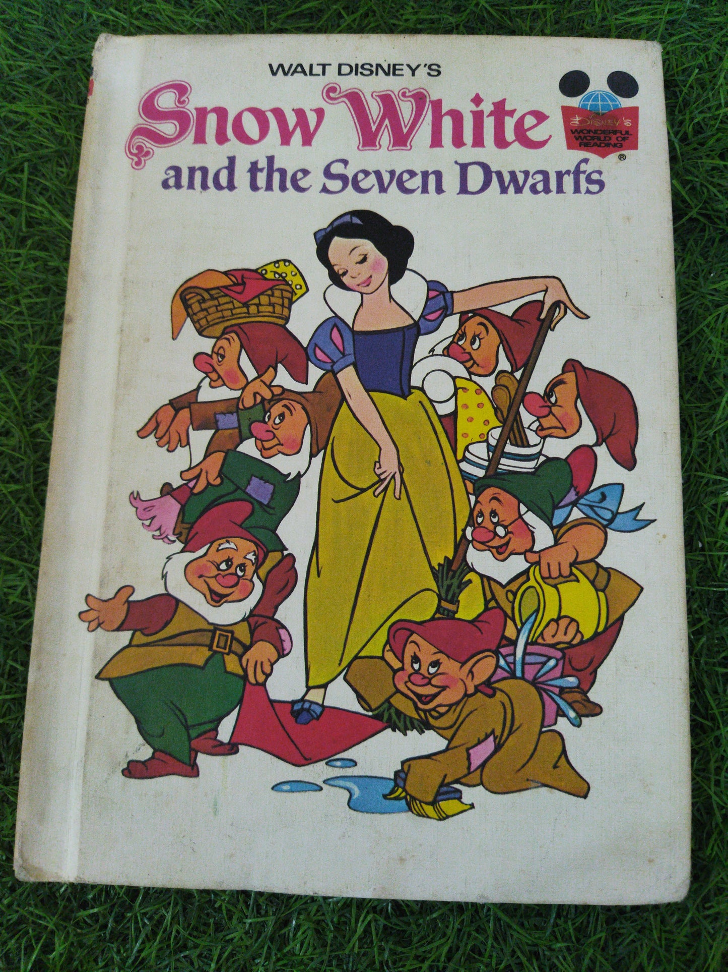 Walt Disney's Snow White and the seven Dwarfs