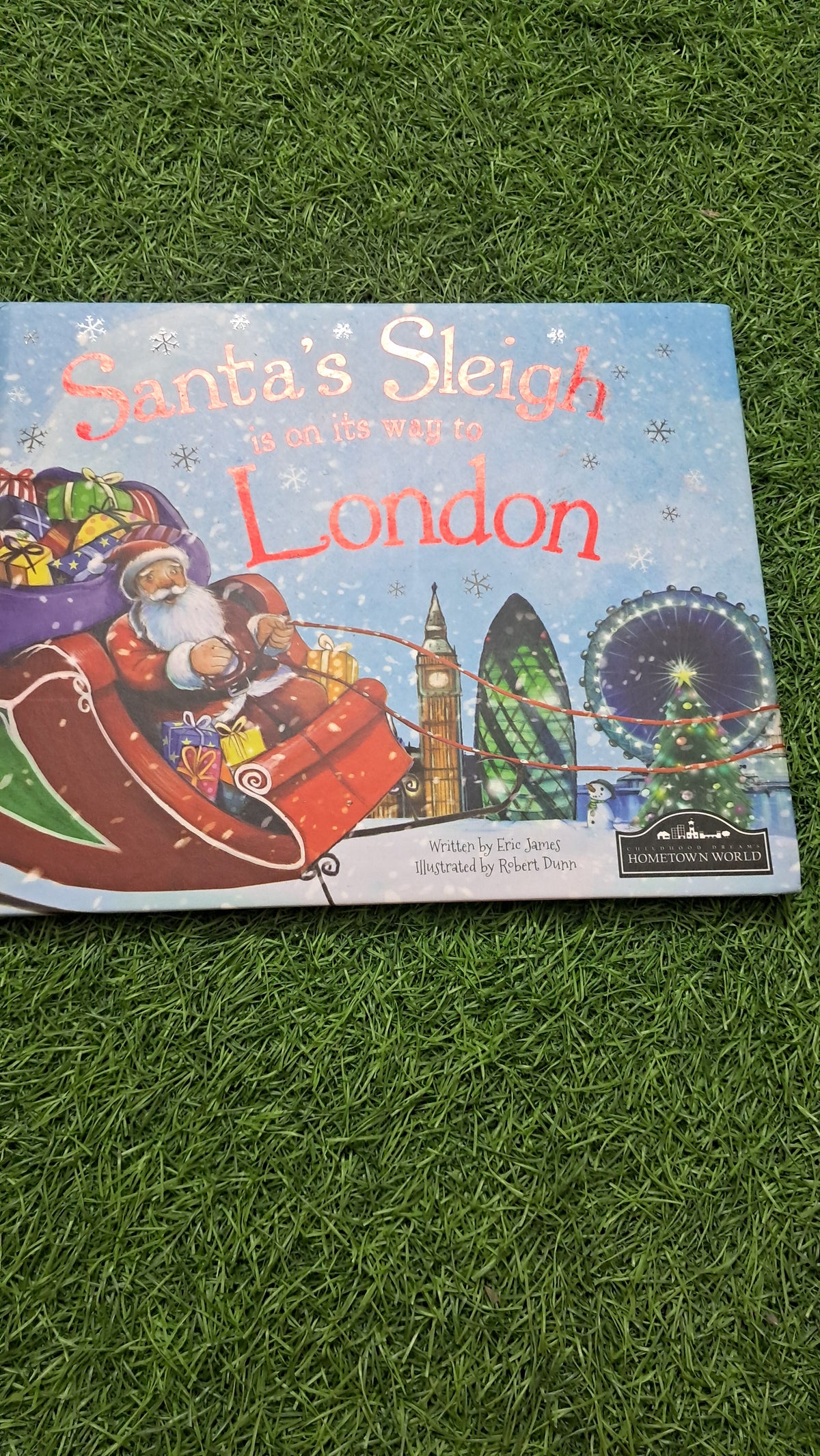 Santa's Sleigh is on its way to London