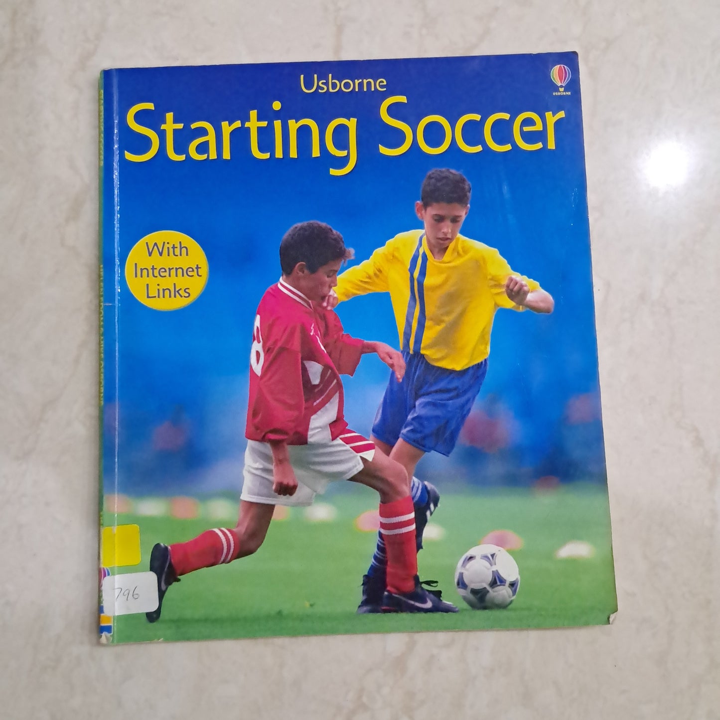 Usborne Starting Soccer | Paperback