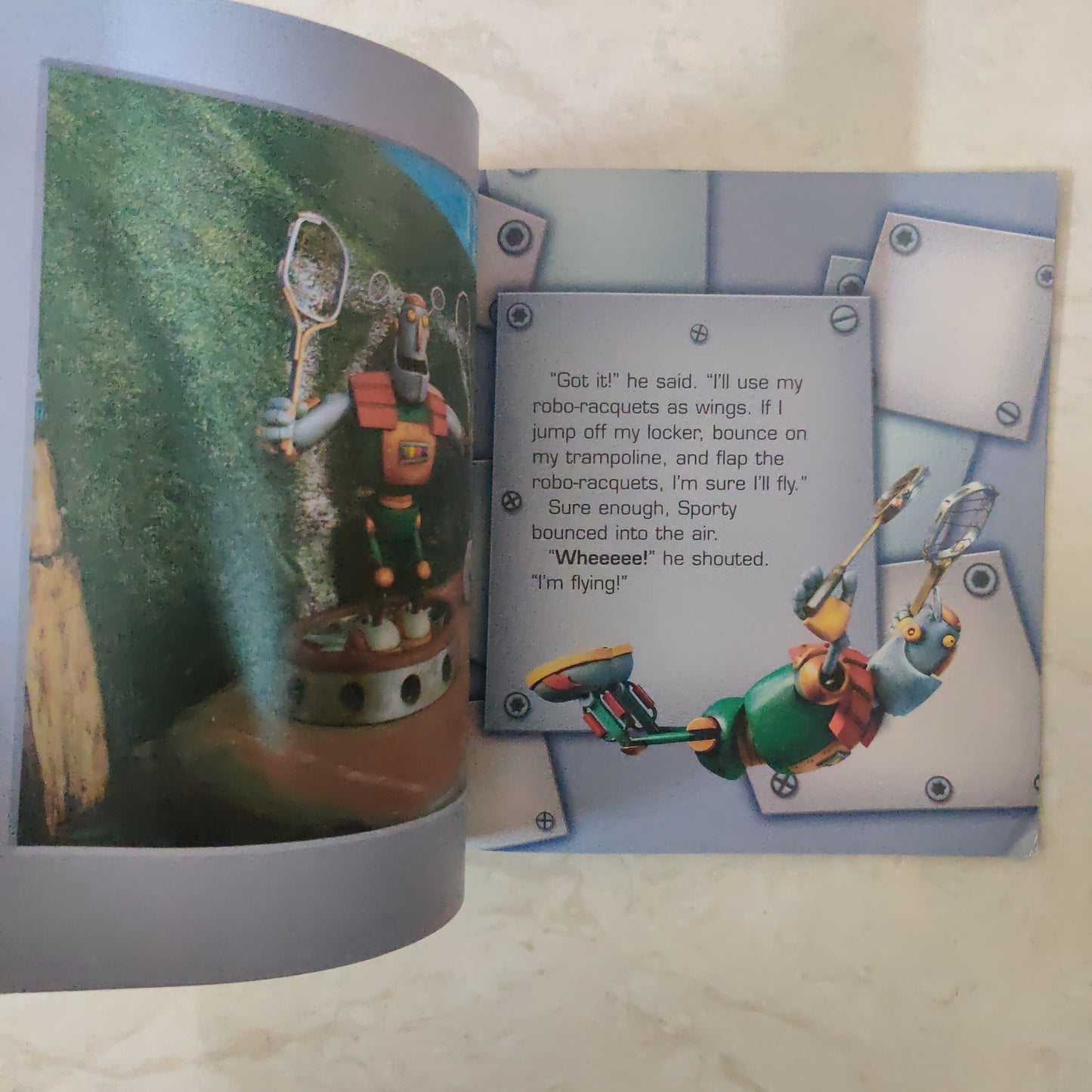 Little Robots Sporty Takes Off | Paperback