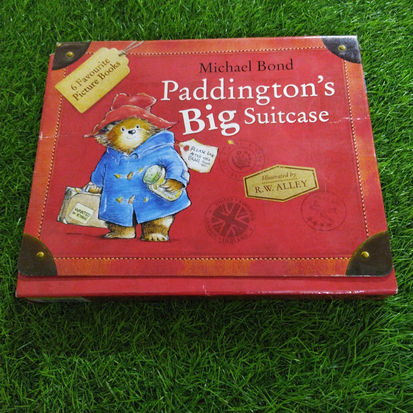 Paddington's Big Suitcase 6 Favourite Picture Book