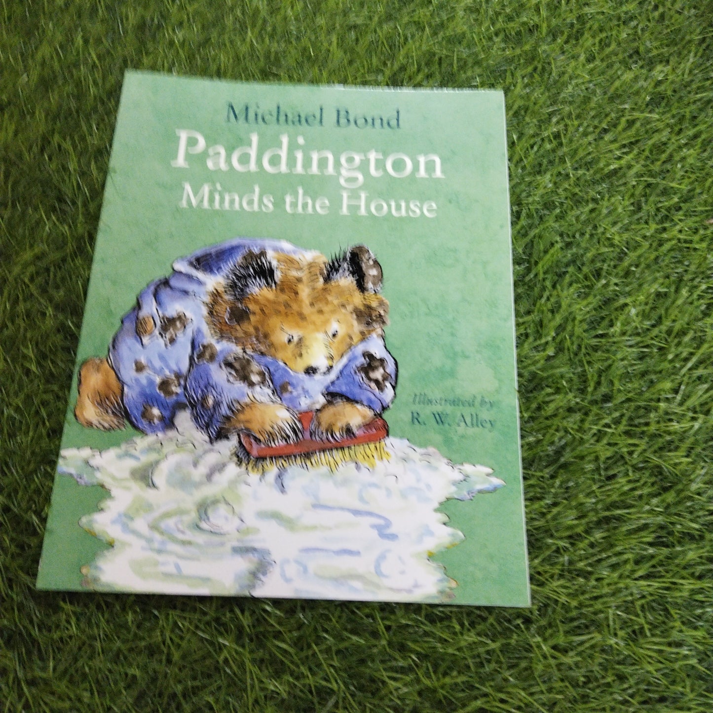 Paddington's Big Suitcase 6 Favourite Picture Book