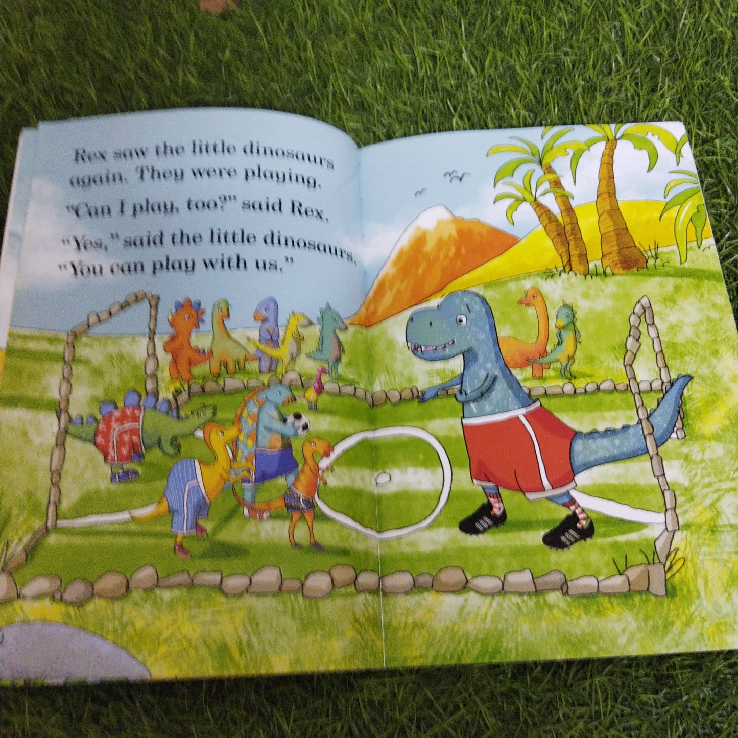 Read it yourself with ladybird   Rex the Big Dinosaur