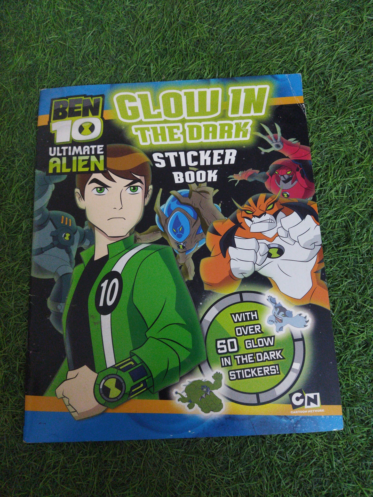 Ben 10 Ultimate Alien Glow in The Dark Sticker Book