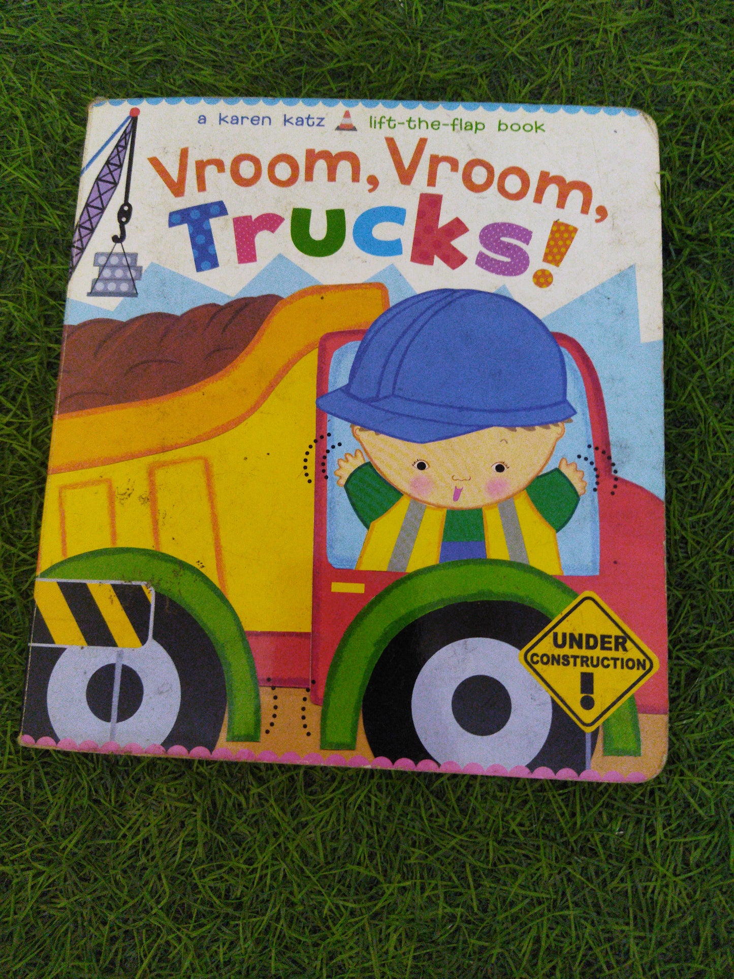Vroom, Vroom, Trucks ! Lift-the-flap book