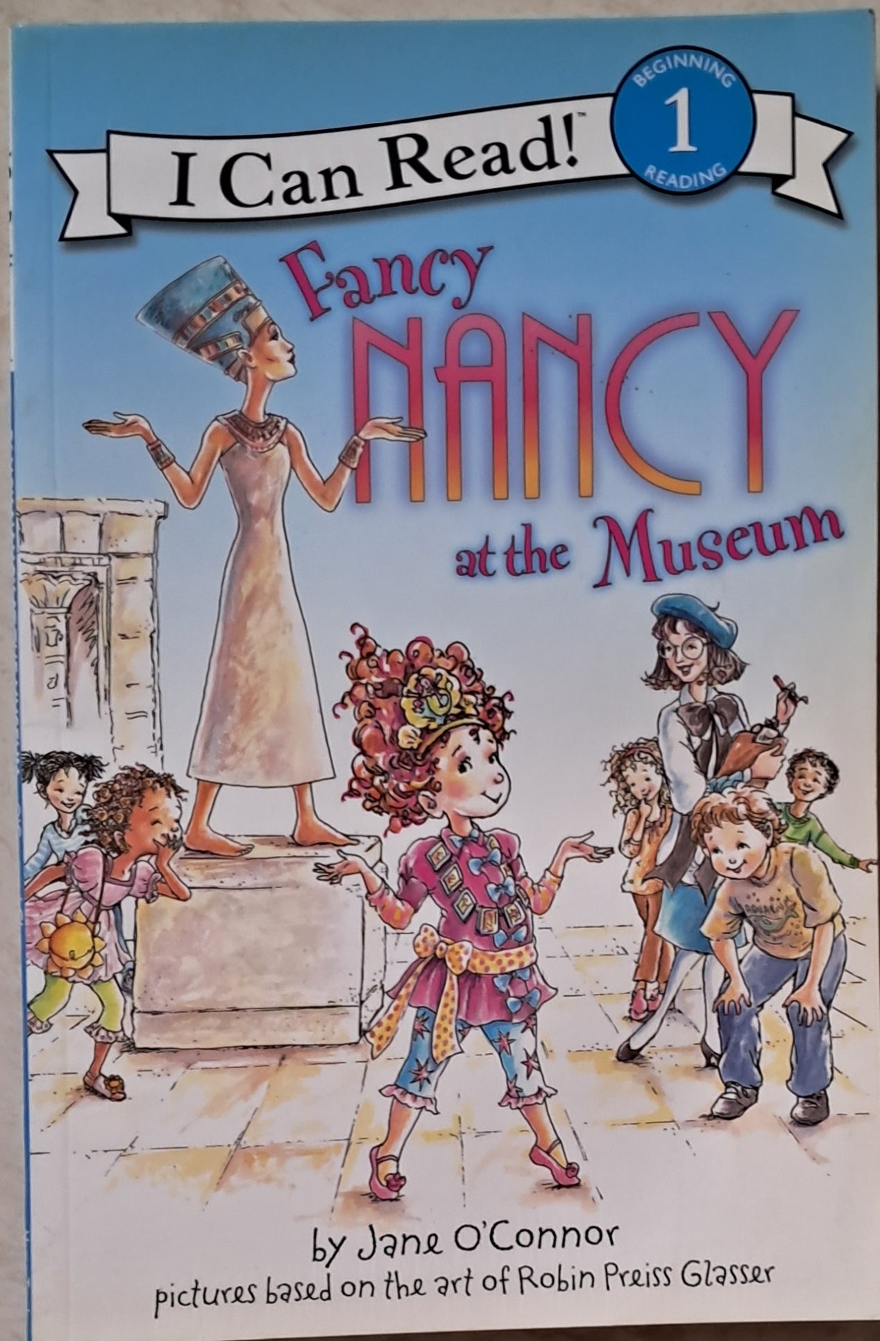 Fancy nancy at the museum | Paperback